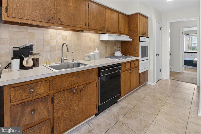 7 STANFORD CT, East Windsor, NJ 08520