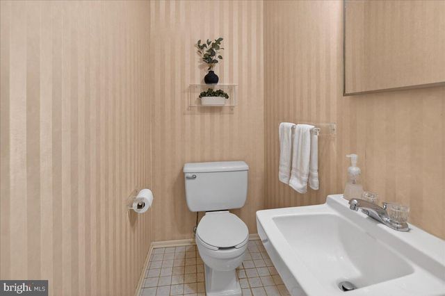 7 STANFORD CT, East Windsor, NJ 08520