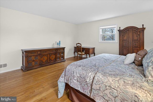 7 STANFORD CT, East Windsor, NJ 08520