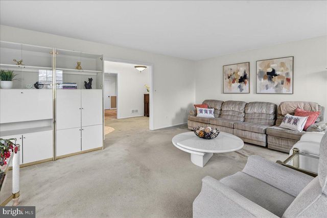 7 STANFORD CT, East Windsor, NJ 08520