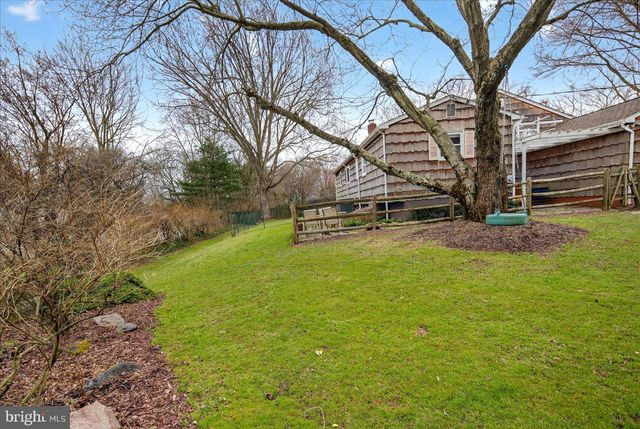 7 STANFORD CT, East Windsor, NJ 08520