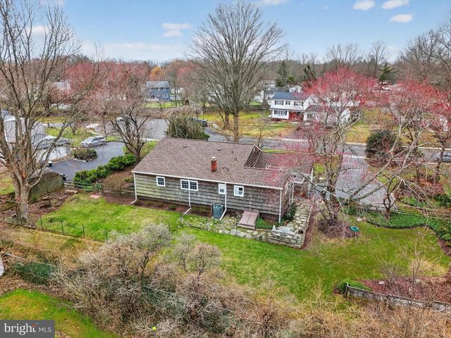 7 STANFORD CT, East Windsor, NJ 08520