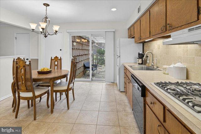 7 STANFORD CT, East Windsor, NJ 08520