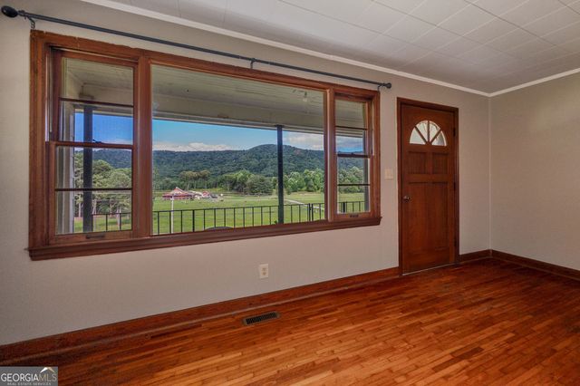 794 Halls Valley Road, Trion, GA 30753