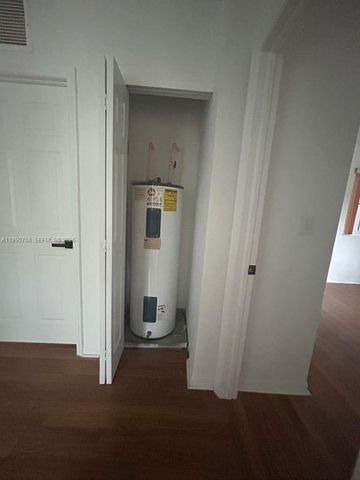 760 SW 6th Ct ., Florida City, FL 33034