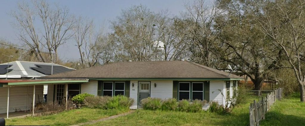 706 Cemetery Avenue, Eagle Lake, TX 77434