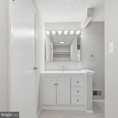 2838 RAYMOND CT, Falls Church, VA 22042