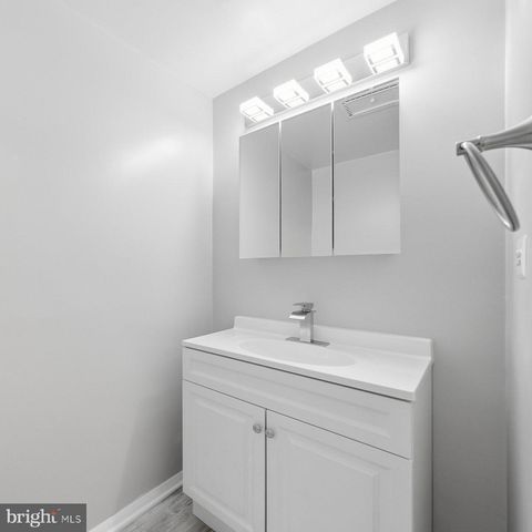 2838 RAYMOND CT, Falls Church, VA 22042