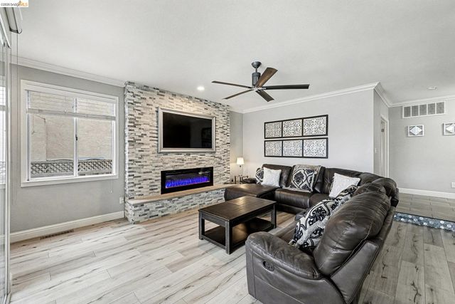 2127 Prestwick Dr, Discovery Bay, CA 94505