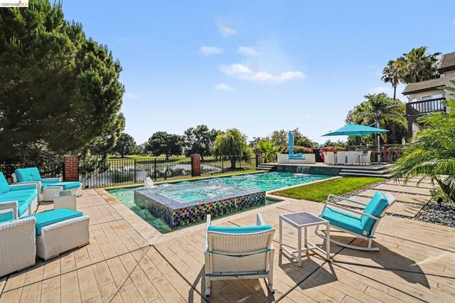 2127 Prestwick Dr, Discovery Bay, CA 94505