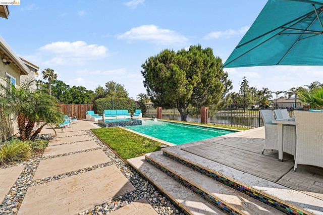2127 Prestwick Dr, Discovery Bay, CA 94505