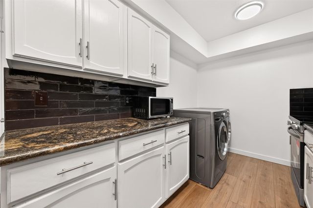 359 N Post Oak Lane 127, Houston, TX 77024