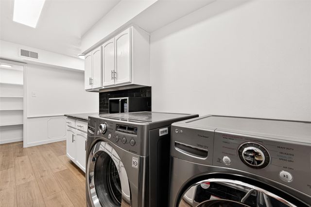 359 N Post Oak Lane 127, Houston, TX 77024