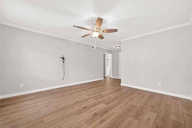 359 N Post Oak Lane 127, Houston, TX 77024