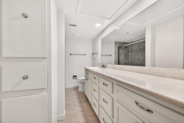 359 N Post Oak Lane 127, Houston, TX 77024