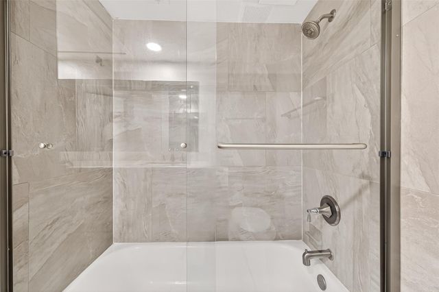 359 N Post Oak Lane 127, Houston, TX 77024