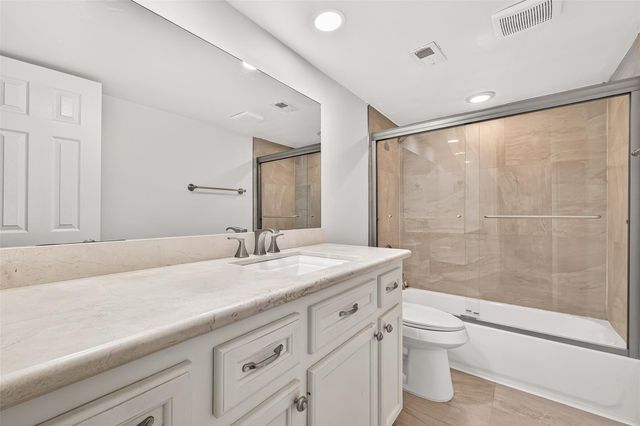359 N Post Oak Lane 127, Houston, TX 77024