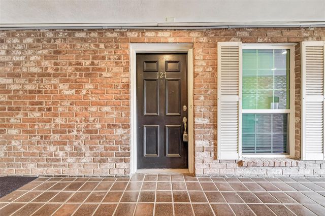 359 N Post Oak Lane 127, Houston, TX 77024