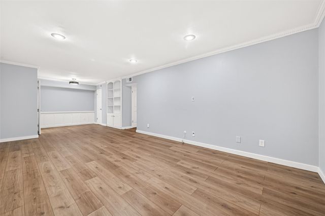 359 N Post Oak Lane 127, Houston, TX 77024