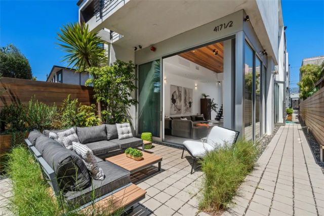 417 Sunset, Los Angeles, CA 90291