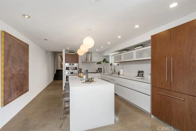417 Sunset, Los Angeles, CA 90291