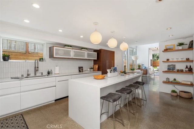 417 Sunset, Los Angeles, CA 90291