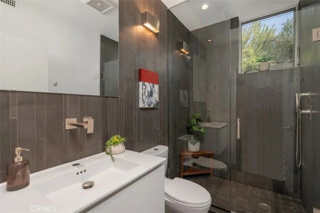 417 Sunset, Los Angeles, CA 90291