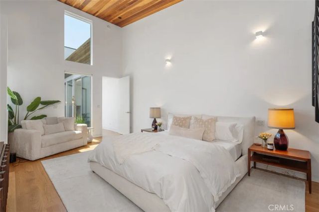 417 Sunset, Los Angeles, CA 90291