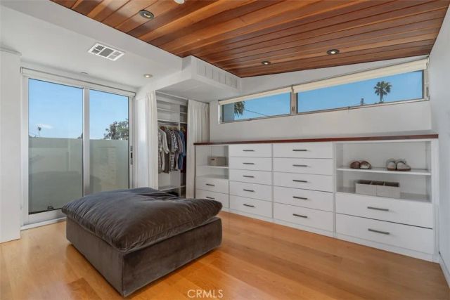 417 Sunset, Los Angeles, CA 90291