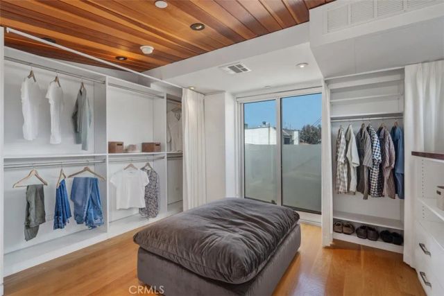 417 Sunset, Los Angeles, CA 90291