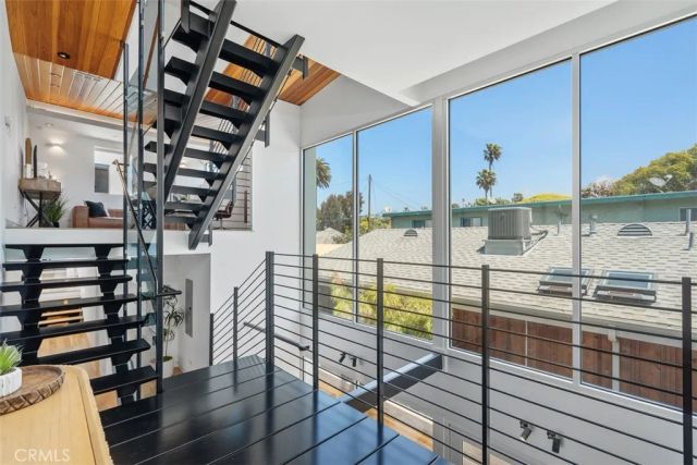 417 Sunset, Los Angeles, CA 90291