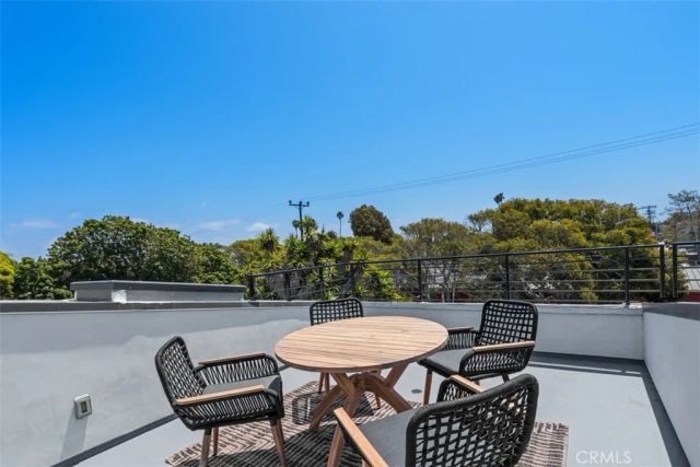 417 Sunset, Los Angeles, CA 90291