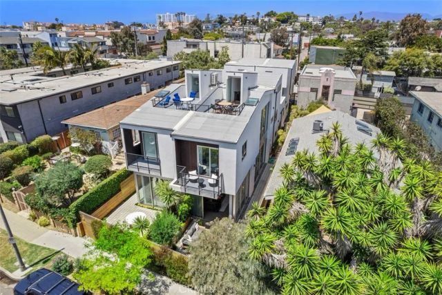 417 Sunset, Los Angeles, CA 90291