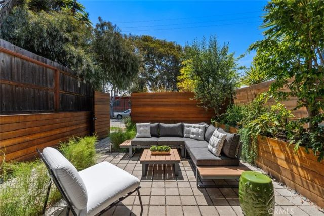 417 Sunset, Los Angeles, CA 90291