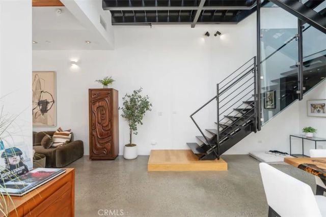 417 Sunset, Los Angeles, CA 90291