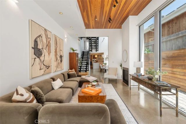 417 Sunset, Los Angeles, CA 90291