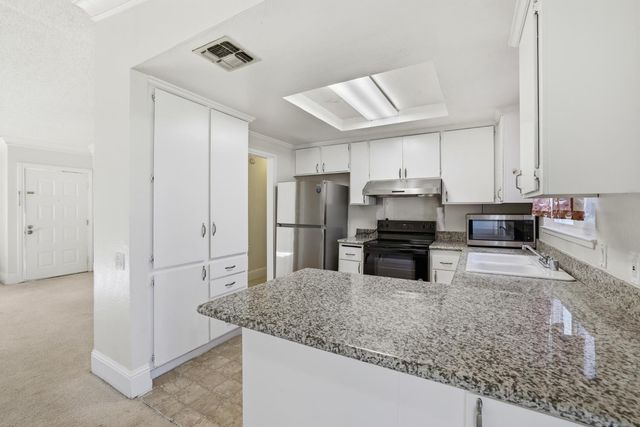 8054 Pegler Way, Sacramento, CA 95823