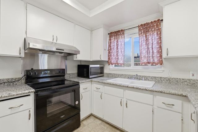 8054 Pegler Way, Sacramento, CA 95823