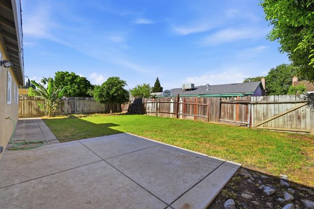 8054 Pegler Way, Sacramento, CA 95823