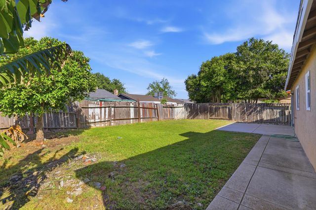 8054 Pegler Way, Sacramento, CA 95823