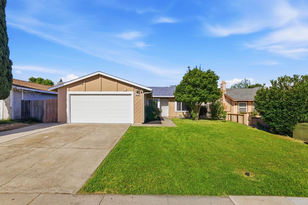8054 Pegler Way, Sacramento, CA 95823