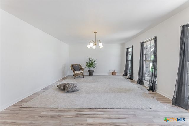 704 W Mary Jane Drive, Killeen, TX 76541