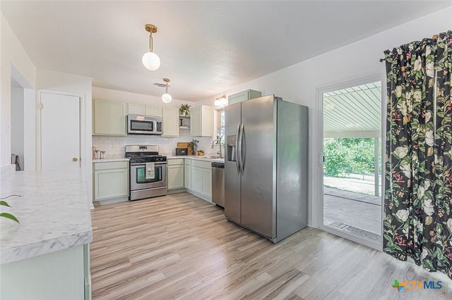 704 W Mary Jane Drive, Killeen, TX 76541