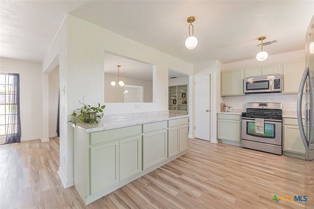 704 W Mary Jane Drive, Killeen, TX 76541