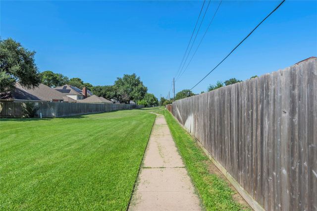 15831 Jamie Lee Drive, Houston, TX 77095