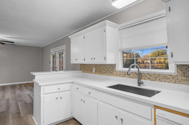 3210 Valley Brook Drive, La Porte, TX 77571