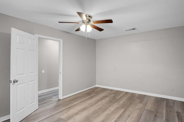 3210 Valley Brook Drive, La Porte, TX 77571