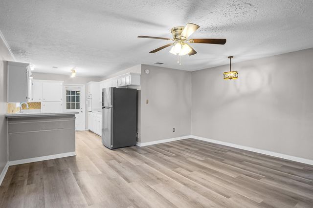 3210 Valley Brook Drive, La Porte, TX 77571