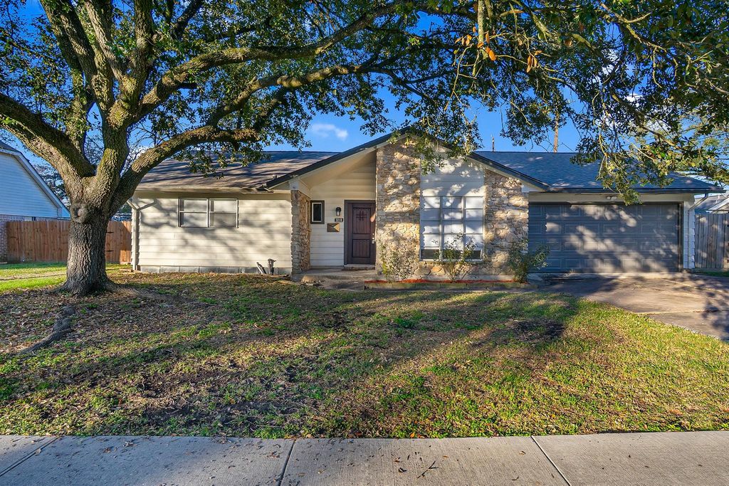 3210 Valley Brook Drive, La Porte, TX 77571