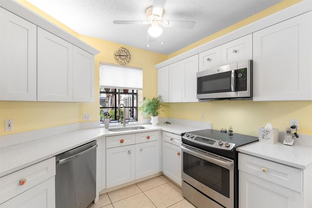5226 Europa Drive G, Boynton Beach, FL 33437